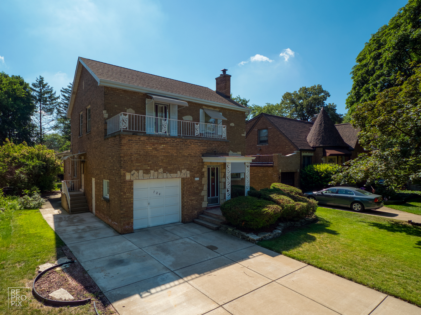 724 Leesley Road Riverside, IL 60546 - Photo 3 of 19