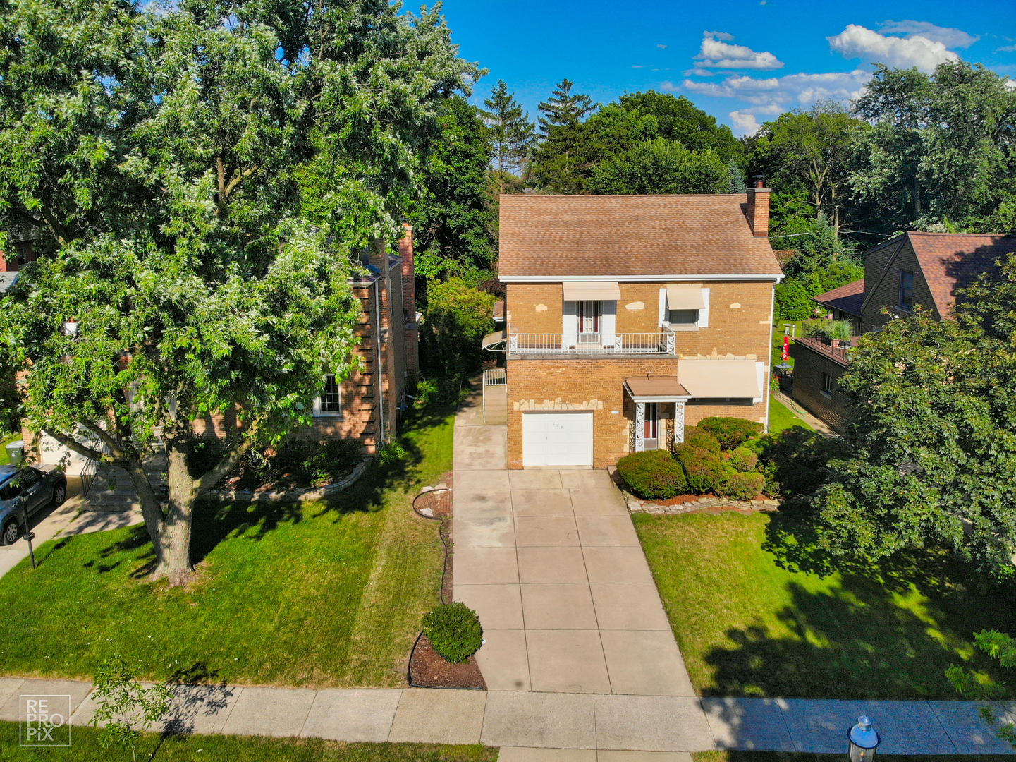 724 Leesley Road Riverside, IL 60546 - Photo 4 of 19