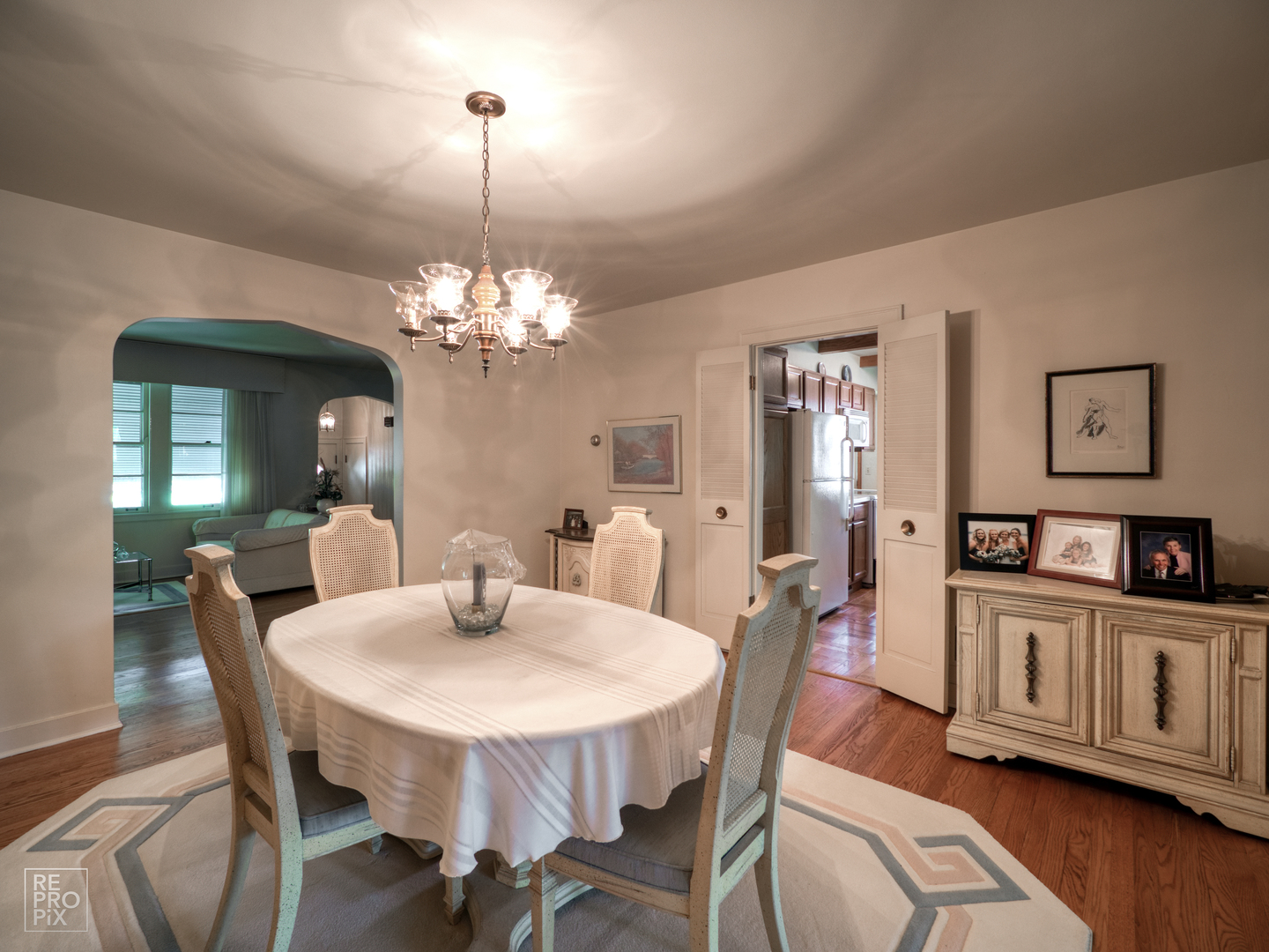 724 Leesley Road Riverside, IL 60546 - Photo 8 of 19