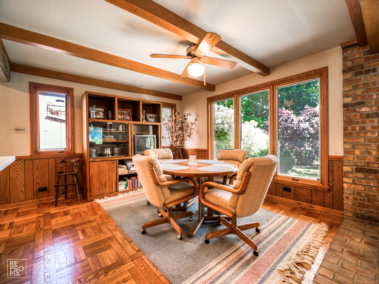 724 Leesley Road Riverside, IL 60546 - Photo 9 of 19