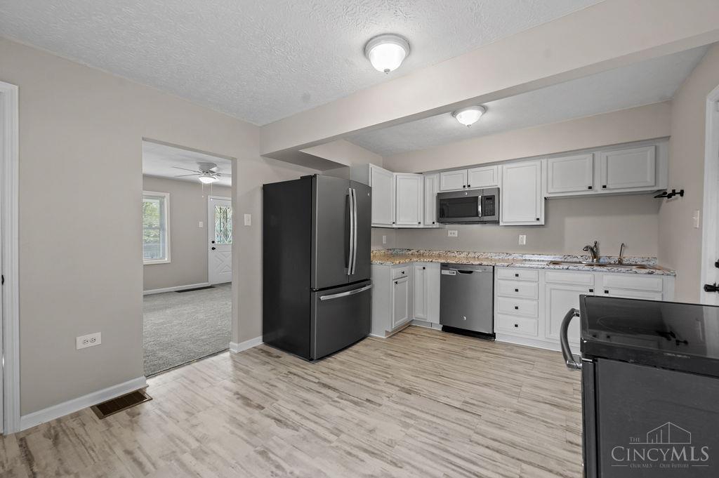 5340 Augspurger Road Hamilton, OH 45011 - Photo 8 of 48