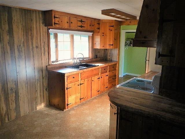 405 Enfield Road Lincoln, ME 04457 - Photo 3 of 28 Photo