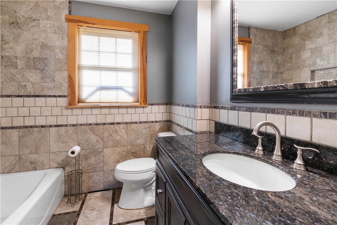 105 Borden Road Tiverton, RI 02878 - Photo 12 of 19