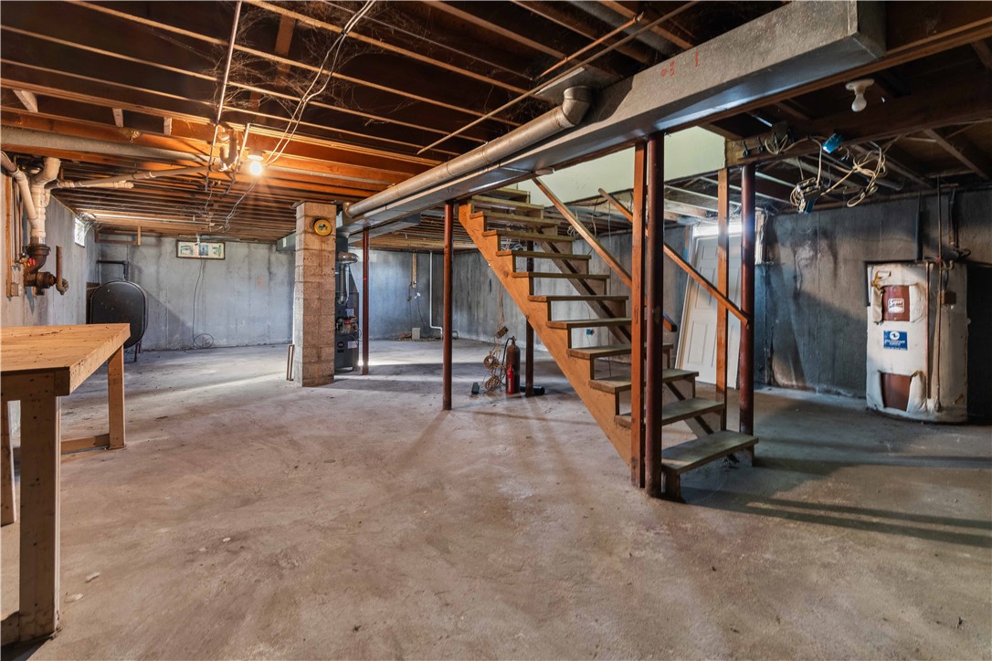 105 Borden Road Tiverton, RI 02878 - Photo 13 of 19