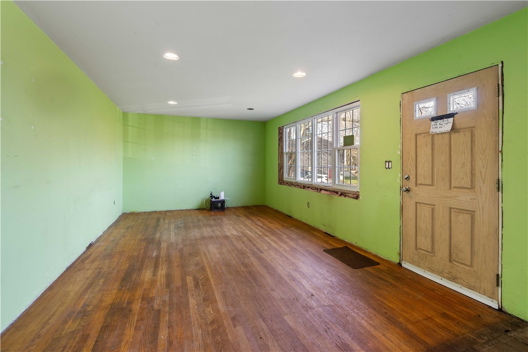 105 Borden Road Tiverton, RI 02878 - Photo 4 of 19