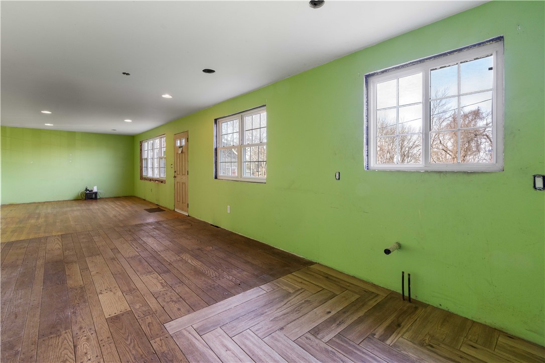 105 Borden Road Tiverton, RI 02878 - Photo 5 of 19