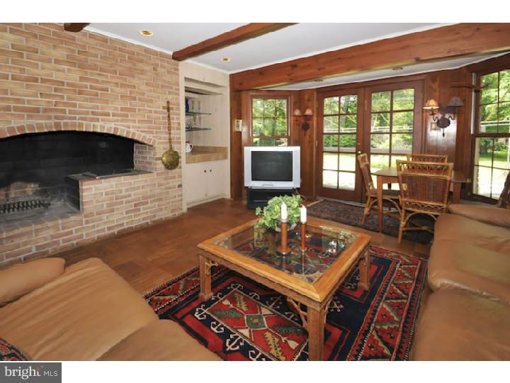 1011 Pheasant Road Rydal, PA 19046 - Photo 8 of 24 Family Room
