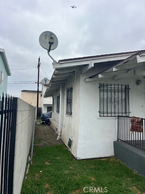 231 West 88th Street Los Angeles, CA 90003 - Photo 15 of 15 a view of a backyard