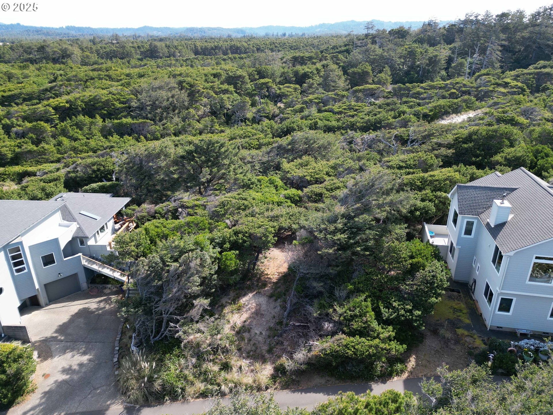 Shoreline Loop, Unit 28 Florence, OR 97439 - Photo 2 of 16