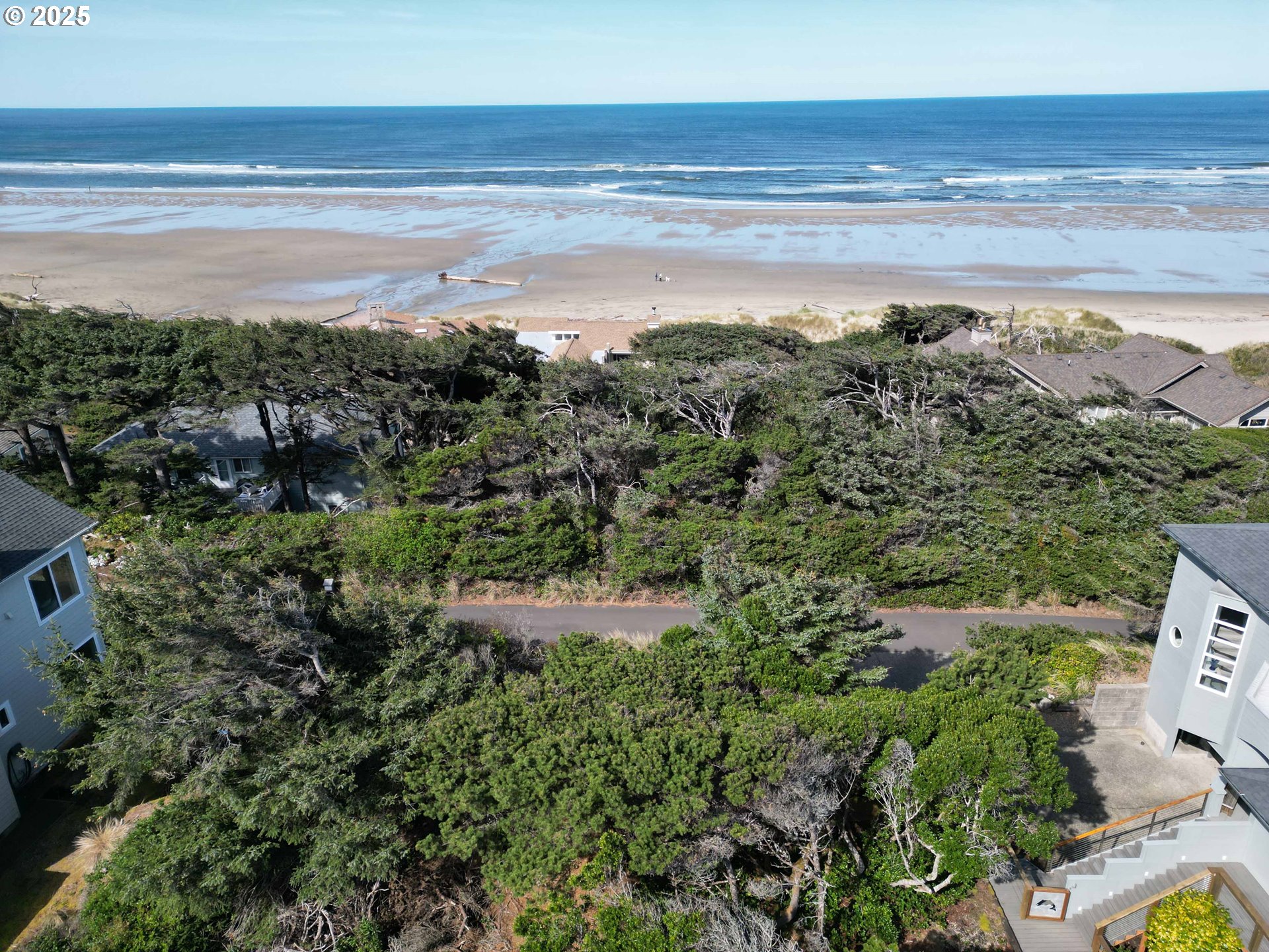 Shoreline Loop, Unit 28 Florence, OR 97439 - Photo 3 of 16
