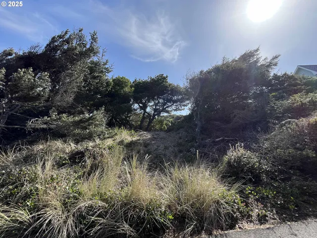 $279,000 | Shoreline Loop, Unit 28, Florence, OR 97439