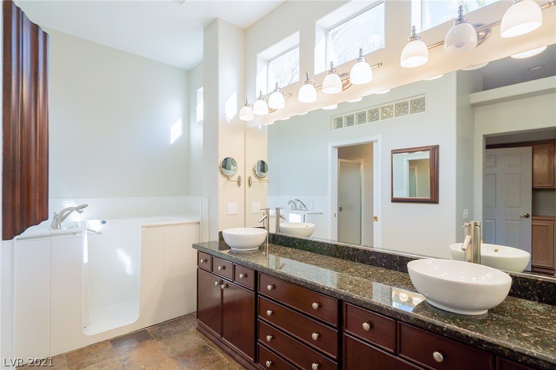 9117 Villa Ridge Drive Las Vegas, NV 89134 - Photo 4 of 16