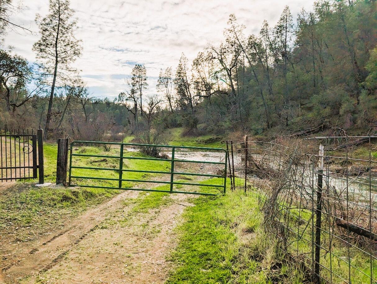 0 Red Bank Road Red Bluff, CA 96080 - Photo 2 of 15 a view of park with wooden fence