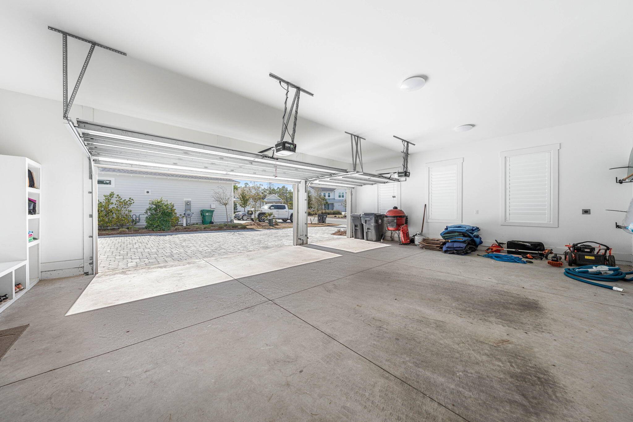 425 Lafayette Road Watersound, FL 32461 - Photo 39 of 52 a area with lots of traffic signal lights