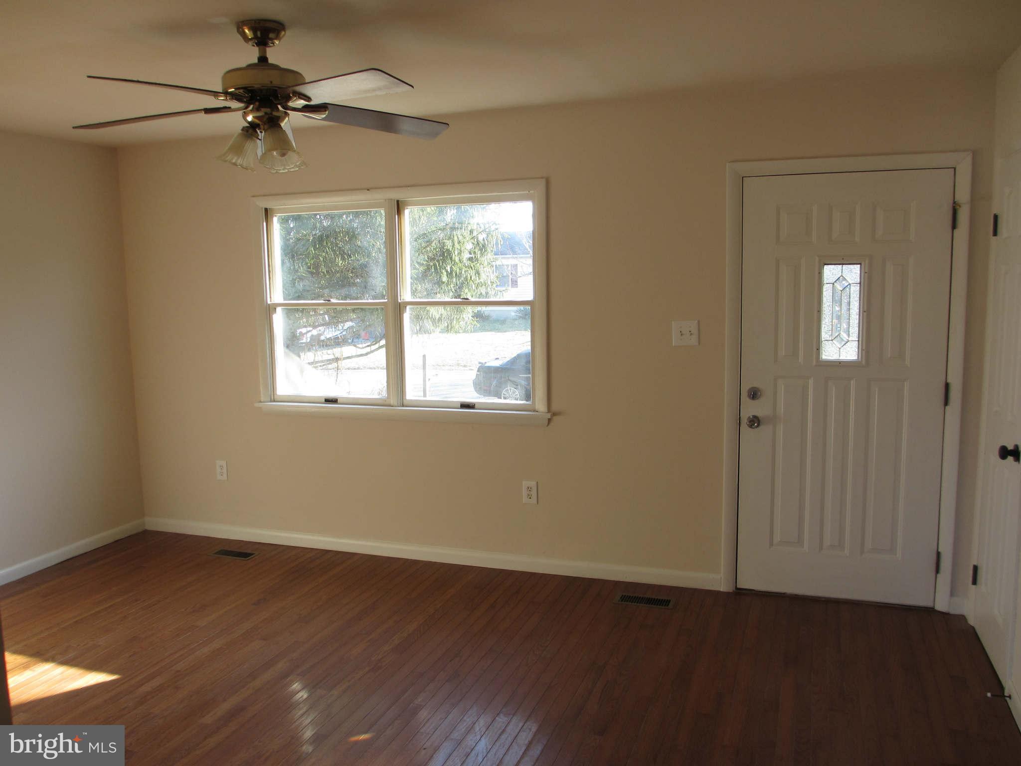 266 Sycamore Road Elkton, MD 21921 - Photo 3 of 14 Living Room
