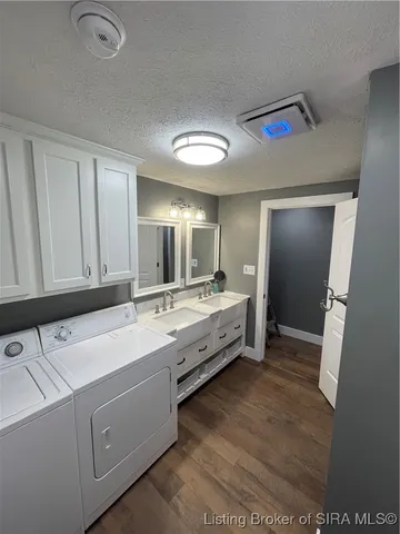 $259,950 | 2506 South Mt Zion Church Road, Pekin, IN 47165