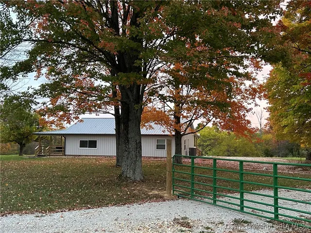 $259,950 | 2506 South Mt Zion Church Road, Pekin, IN 47165