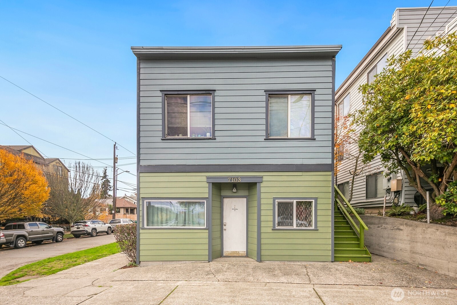 7103 Linden Avenue North, Unit 15 Seattle, WA 98103 - Photo 6 of 40 a front view of a house