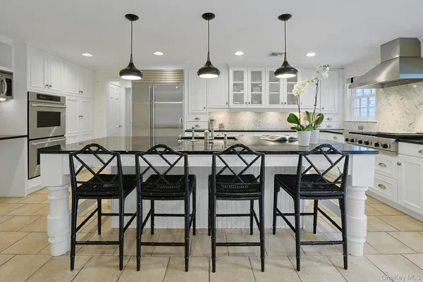 $2,550,000 | 250 Mamaroneck Road, Scarsdale, NY 10583