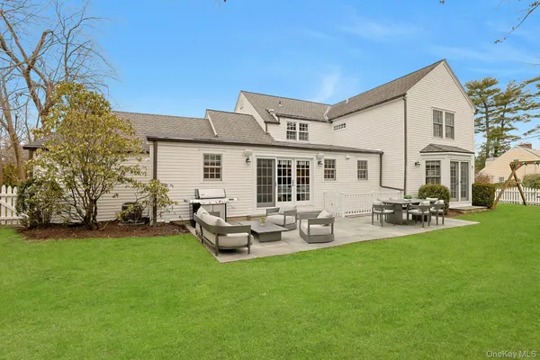 $2,550,000 | 250 Mamaroneck Road, Scarsdale, NY 10583