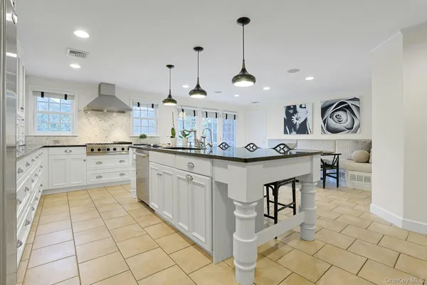 $2,550,000 | 250 Mamaroneck Road, Scarsdale, NY 10583