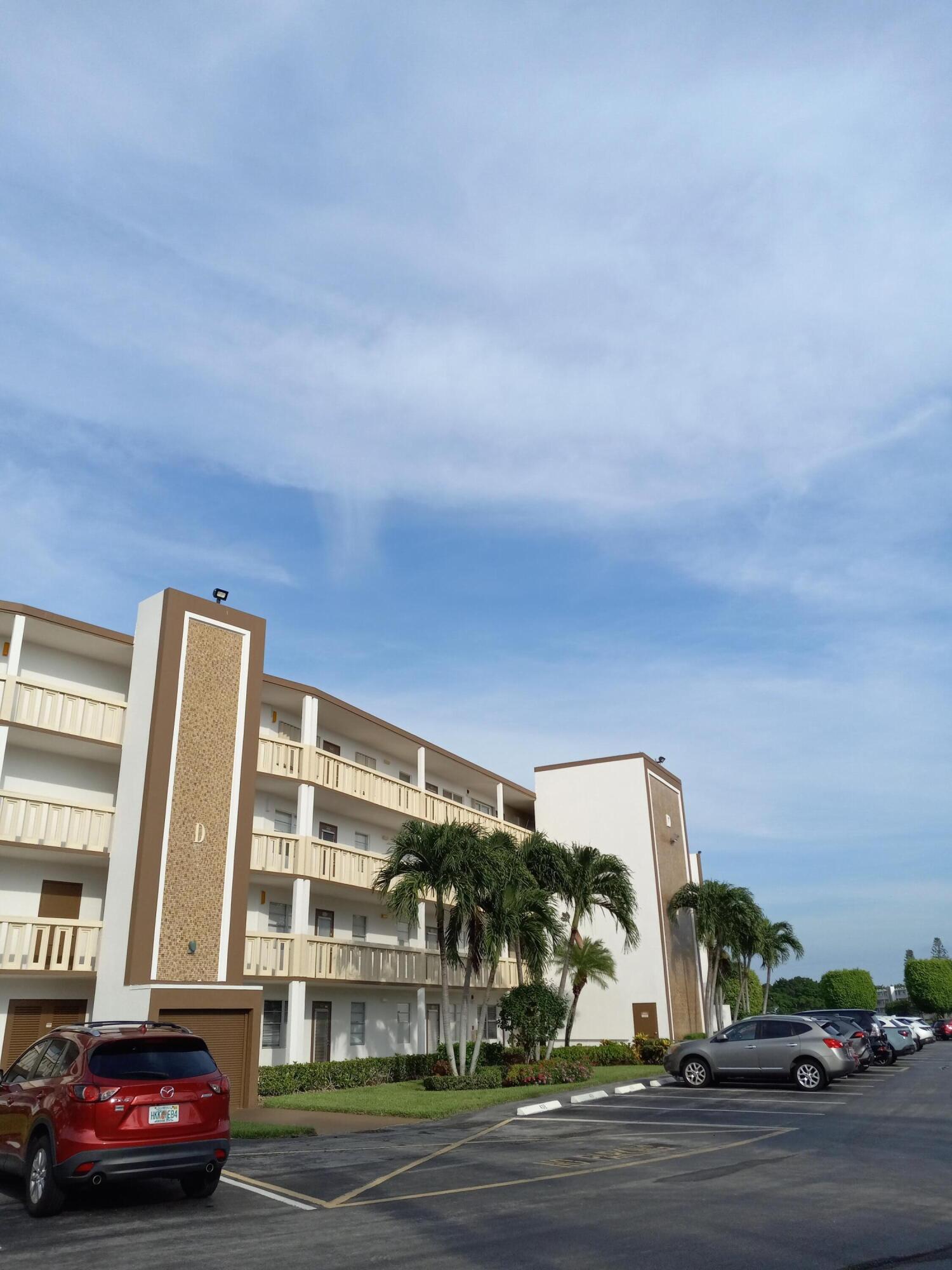 3071 Guildford East Boca Raton, FL 33434 - Photo 4 of 16 Guildford1