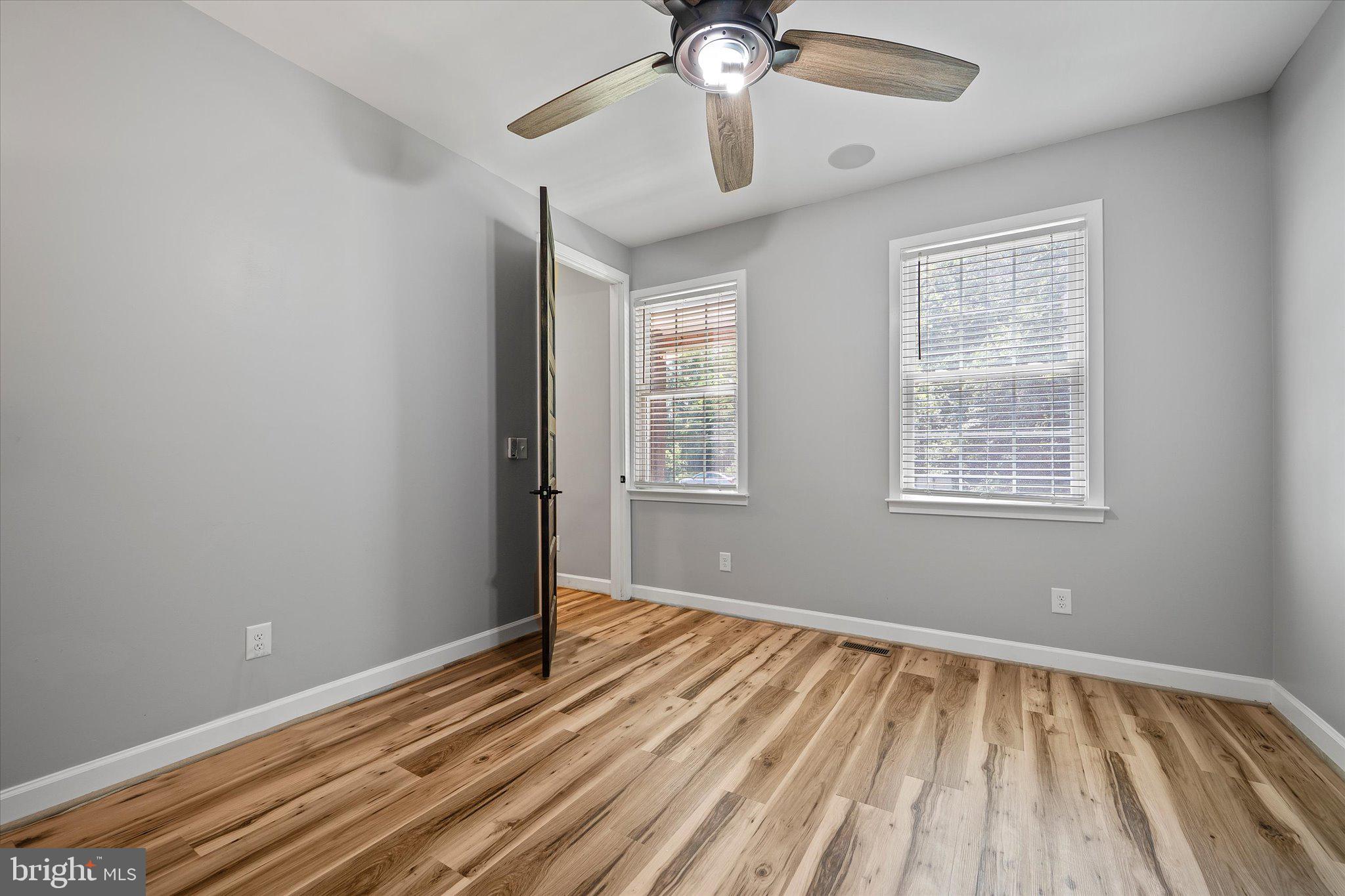 8042 Cobb Road Manassas, VA 20112 - Photo 12 of 56 Gallery Image 12