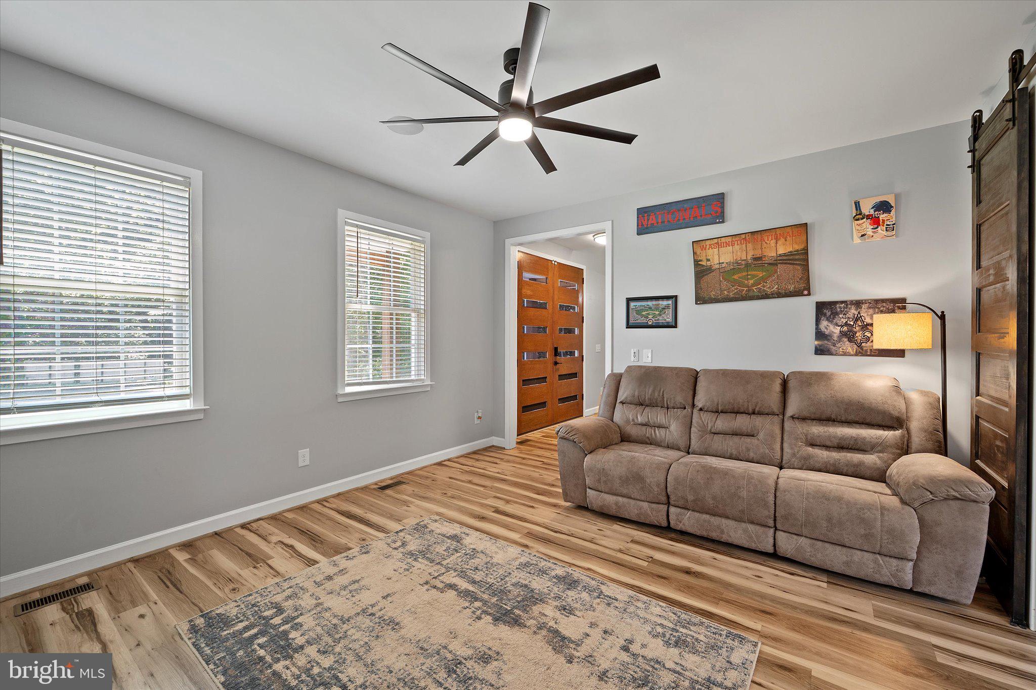 8042 Cobb Road Manassas, VA 20112 - Photo 8 of 56 Gallery Image 8