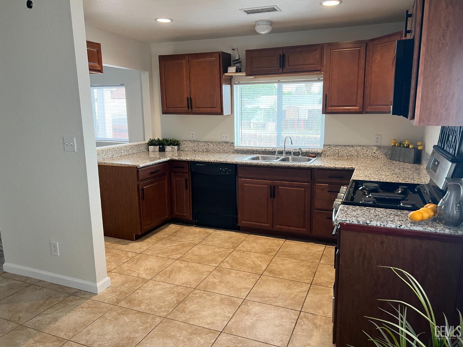 Undisclosed Address Taft, CA 93268 - Photo 11 of 29