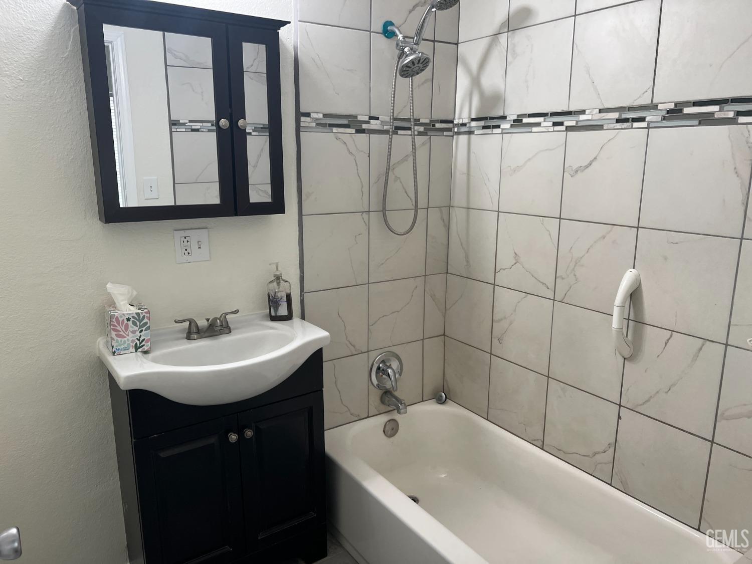 Undisclosed Address Taft, CA 93268 - Photo 22 of 29