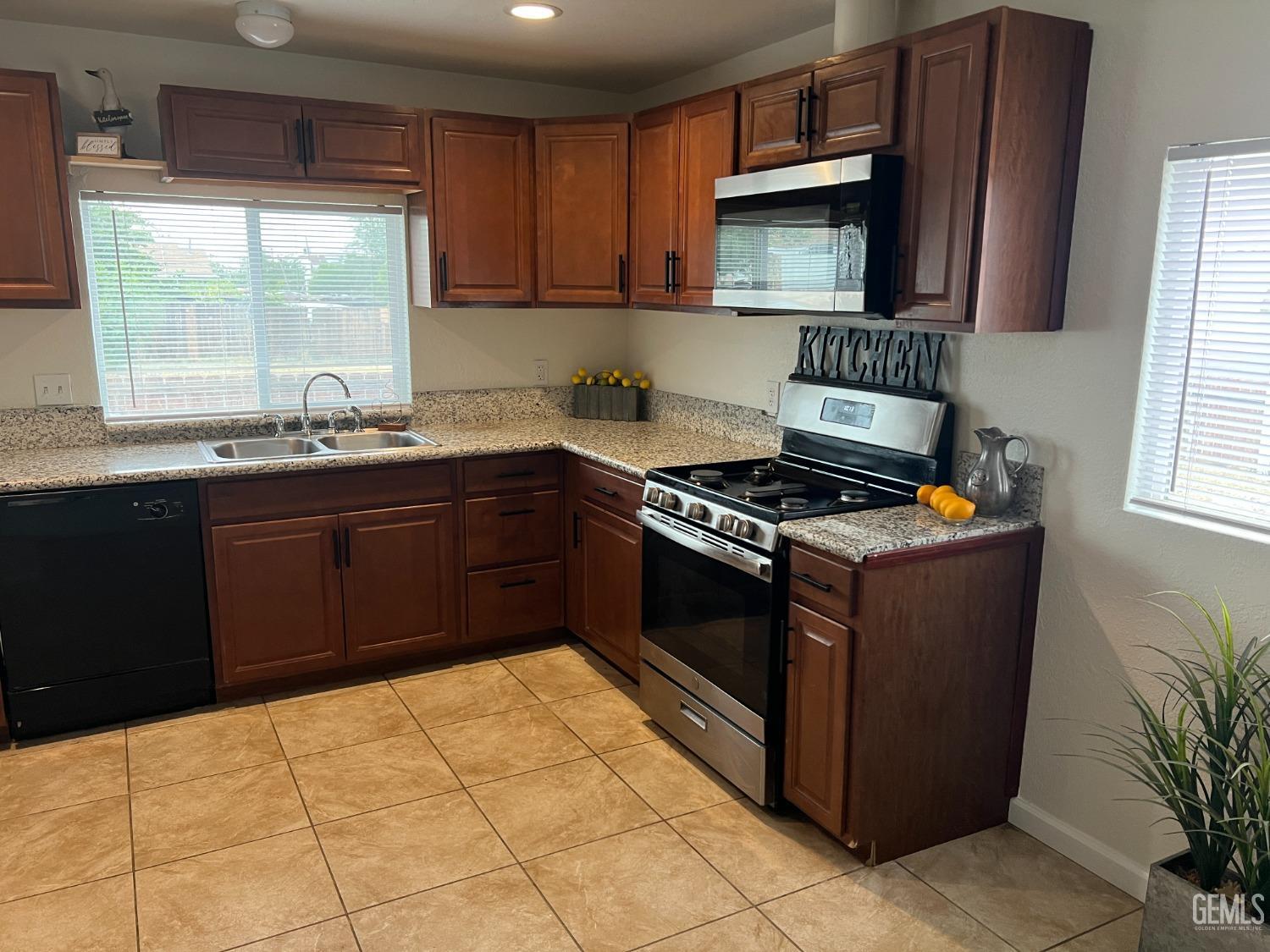 Undisclosed Address Taft, CA 93268 - Photo 10 of 29