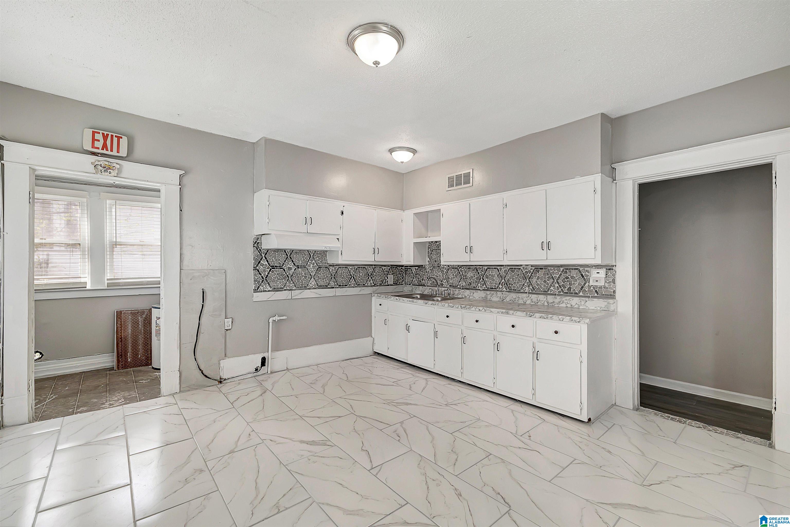 1811 29th Street Southwest Birmingham, AL 35208 - Photo 5 of 24