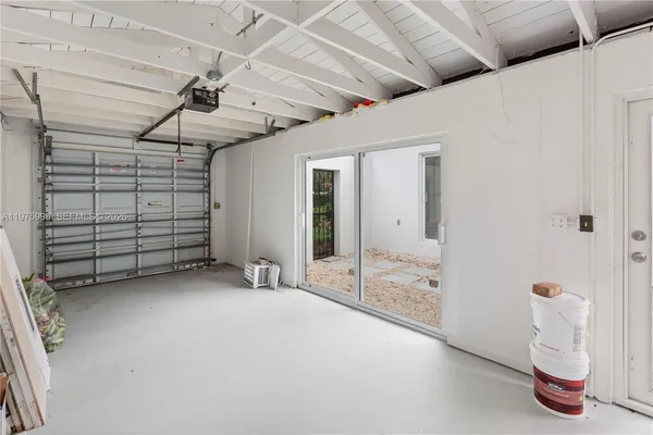 a view of a livingroom with an empty space