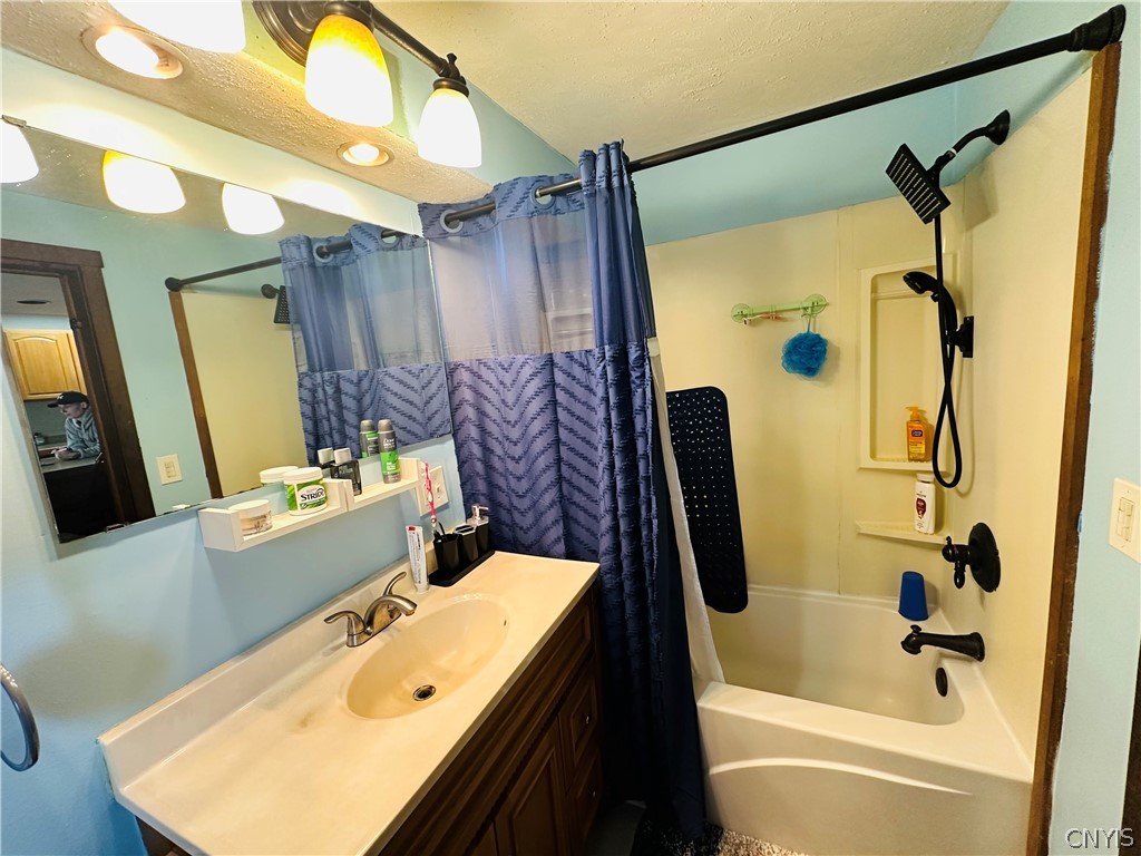 22 Scotch Hill Road Marcellus, NY 13108 - Photo 13 of 28 Updated bath.