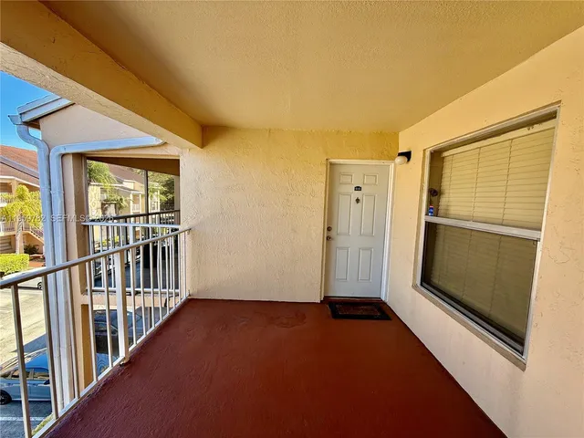 $212,000 | 15300 Southwest 106th Terrace, Unit 515, Miami, FL 33196