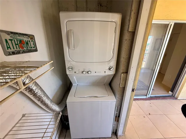 $212,000 | 15300 Southwest 106th Terrace, Unit 515, Miami, FL 33196