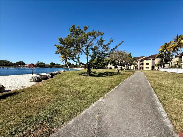 $212,000 | 15300 Southwest 106th Terrace, Unit 515, Miami, FL 33196