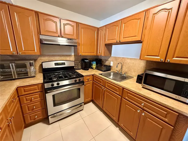 $212,000 | 15300 Southwest 106th Terrace, Unit 515, Miami, FL 33196