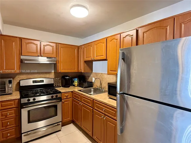 $212,000 | 15300 Southwest 106th Terrace, Unit 515, Miami, FL 33196