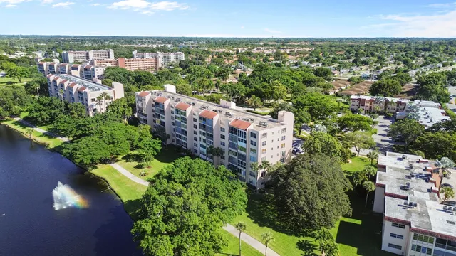 $180,000 | 14671 Bonaire Boulevard, Unit 404, Delray Beach, FL 33446