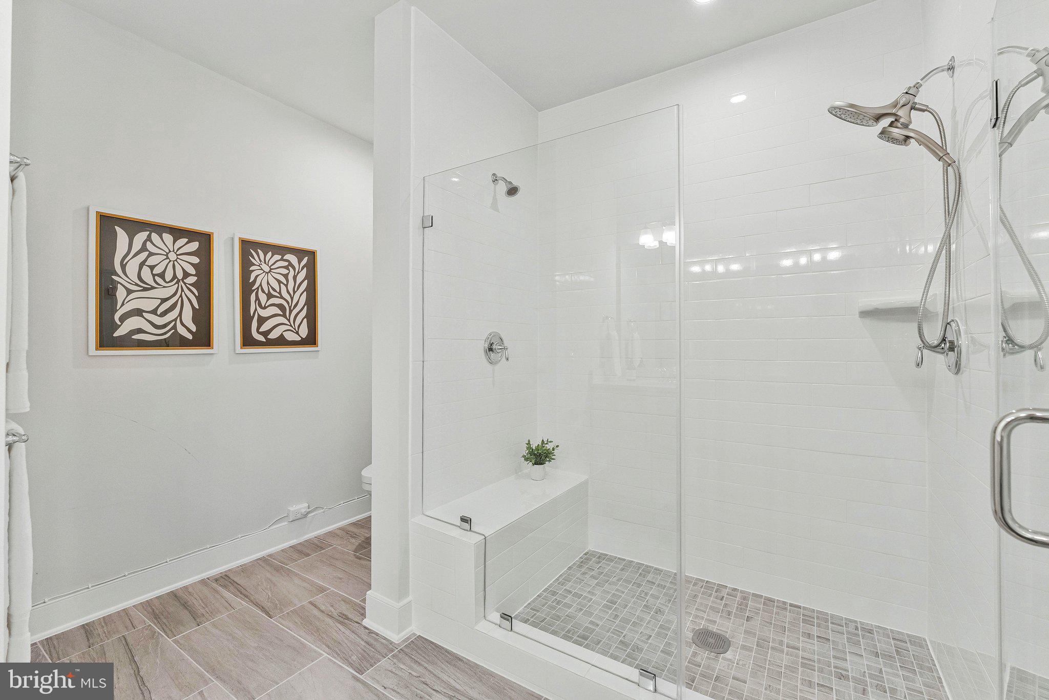 2320 Field Point Road, Unit 4304 Herndon, VA 20171 - Photo 16 of 42 a bathroom with a shower