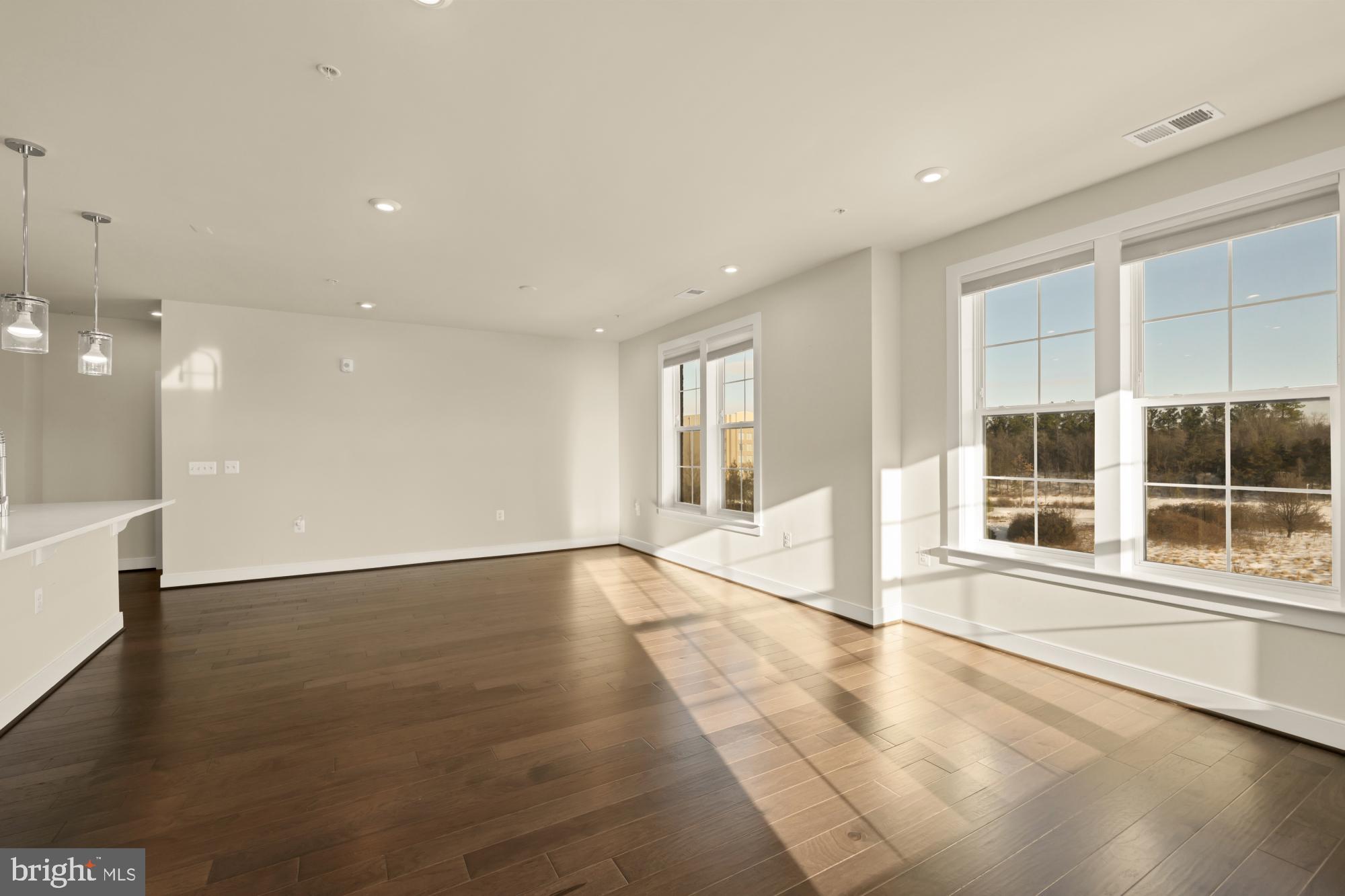 2320 Field Point Road, Unit 4304 Herndon, VA 20171 - Photo 18 of 43 a view of an empty room with a window