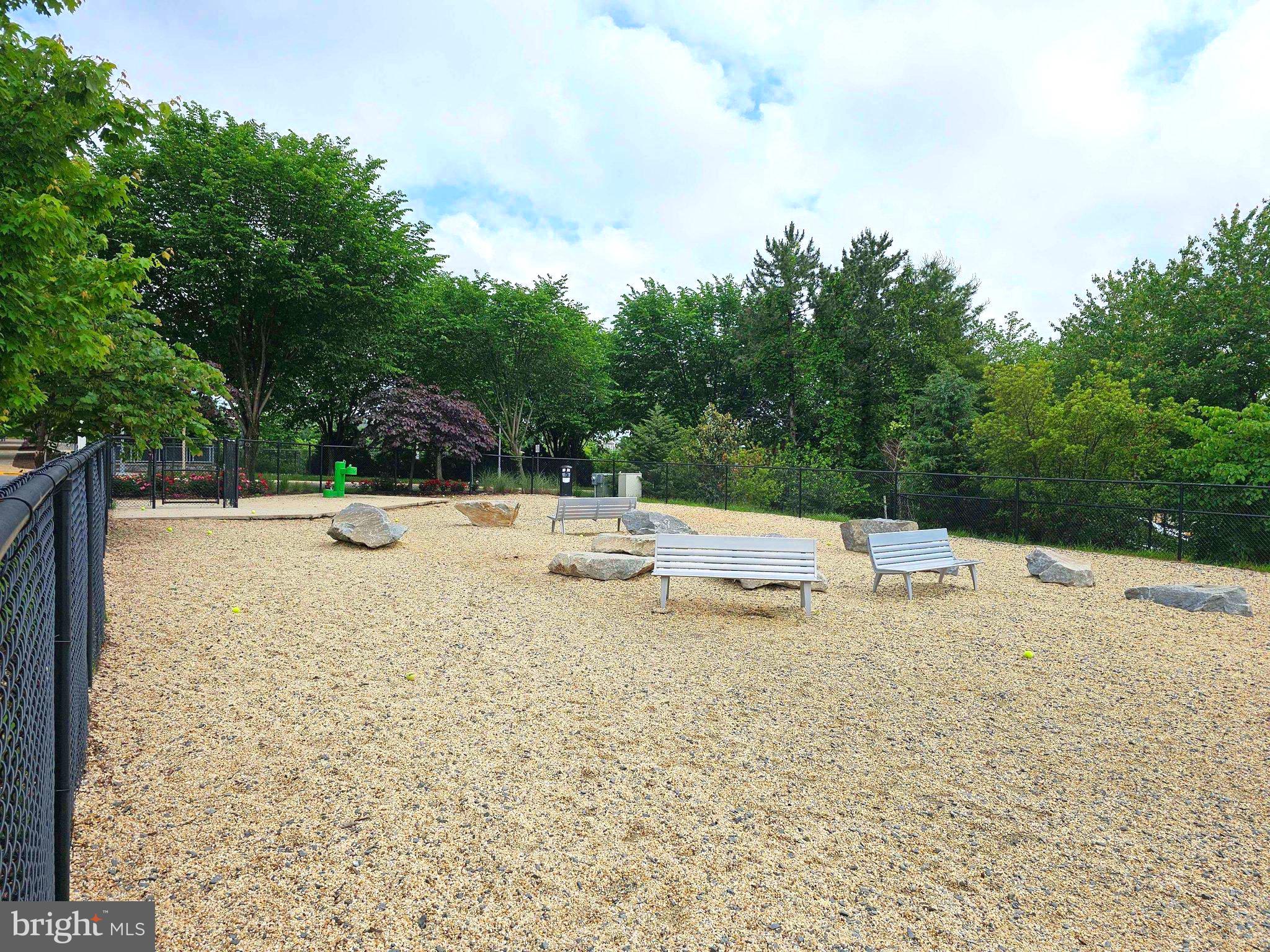 2320 Field Point Road, Unit 4304 Herndon, VA 20171 - Photo 36 of 42 a view of the terrace view
