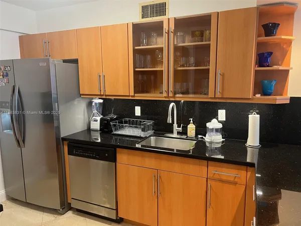 $13,000 | 100 Lincoln Road, Unit 848, Miami Beach, FL 33139