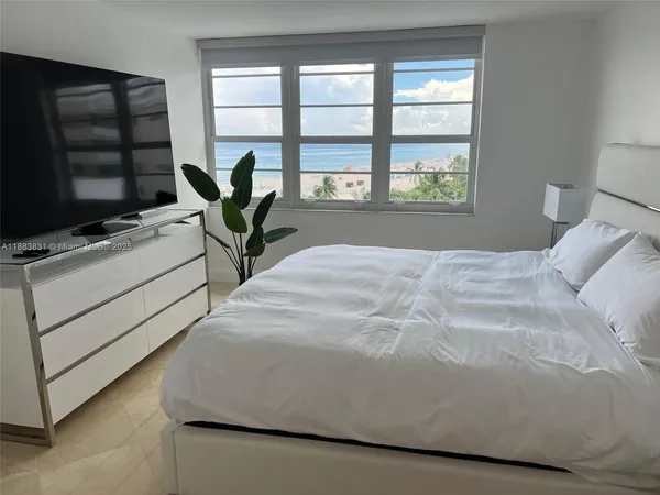 $13,000 | 100 Lincoln Road, Unit 848, Miami Beach, FL 33139