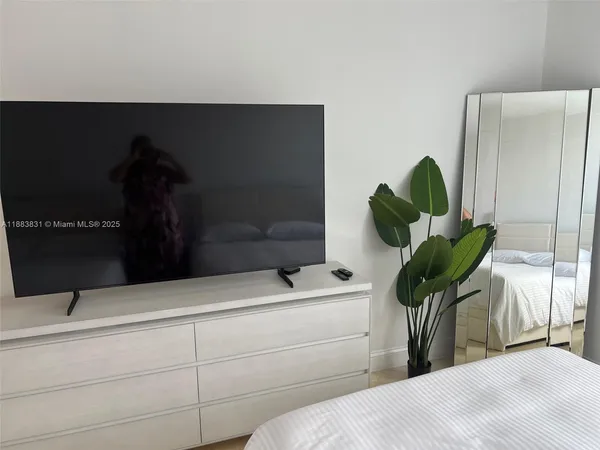 $13,000 | 100 Lincoln Road, Unit 848, Miami Beach, FL 33139