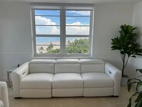 $13,000 | 100 Lincoln Road, Unit 848, Miami Beach, FL 33139