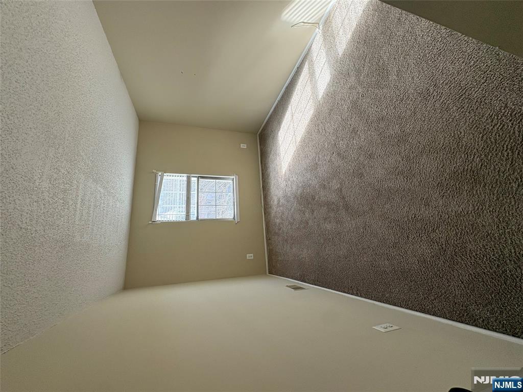 861 Juniper Way Mahwah, NJ 07430 - Photo 13 of 19