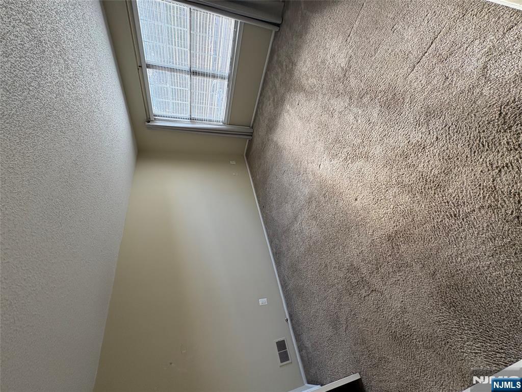 861 Juniper Way Mahwah, NJ 07430 - Photo 8 of 19