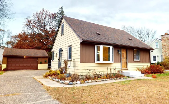 $314,900 | 1476 64th Avenue Northeast, Fridley, MN 55432